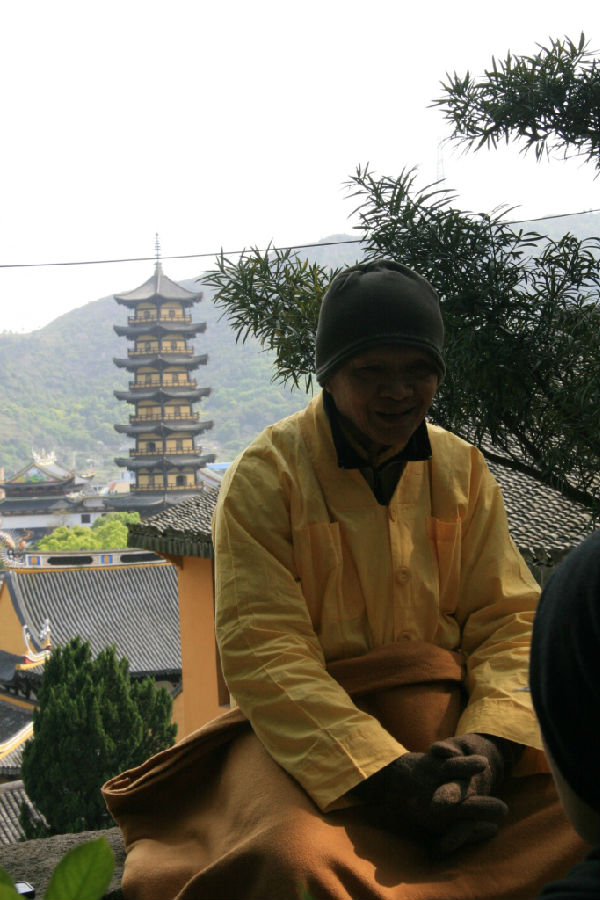 080442.jpg 2013年4月5日至12日仙岩寺禅七报道