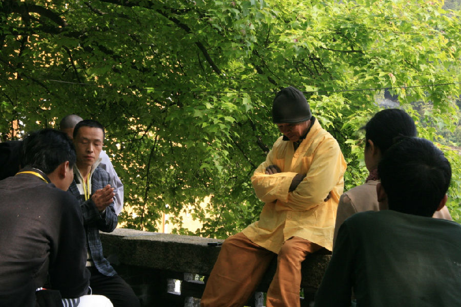 212425.jpg 2013年4月5日至12日仙岩寺禅七报道