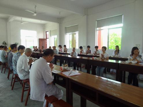 图片15.jpg 2012年9至12月第三届正念动中禅深修营报道