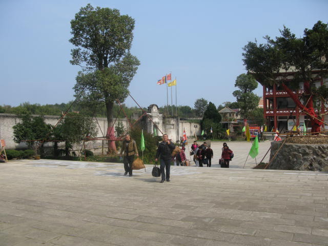 093807.jpg 2013年4月15日—21日福建资国寺七日禅修报道