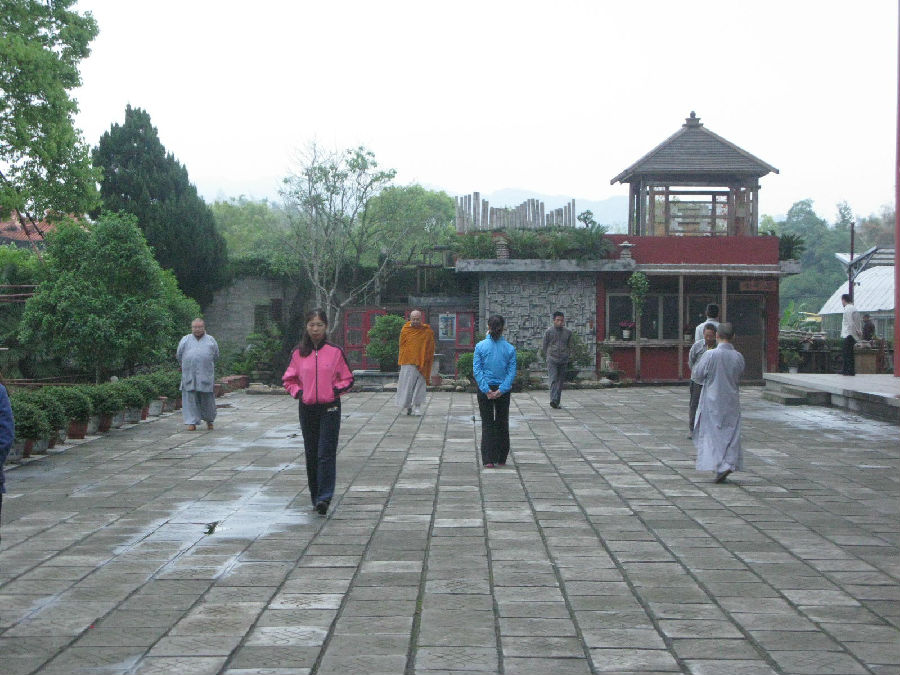 094138.jpg 2013年4月15日—21日福建资国寺七日禅修报道