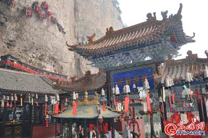 抱腹岩中云峰寺 铜铃铁索梵呗话传奇