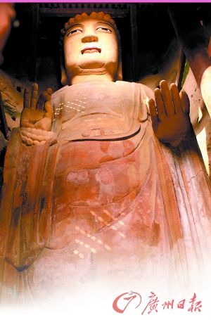 “中国第一立佛”身世成谜 身后有神秘藏兵洞