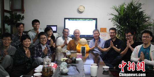“贤二机器僧”探索佛教与科学深度融合