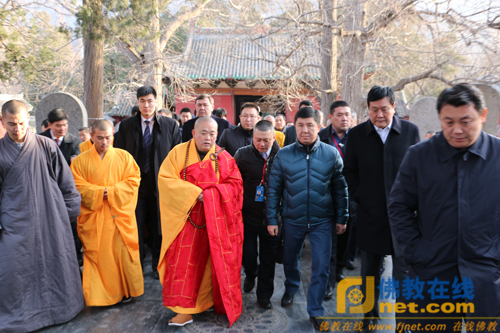 吉尔吉斯斯坦总理萨里耶夫一行参访少林寺